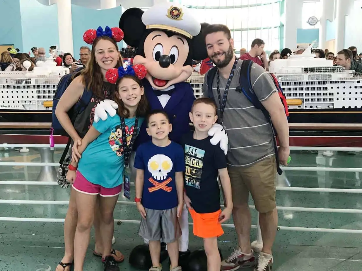 meeting captain mickey at port disney dream