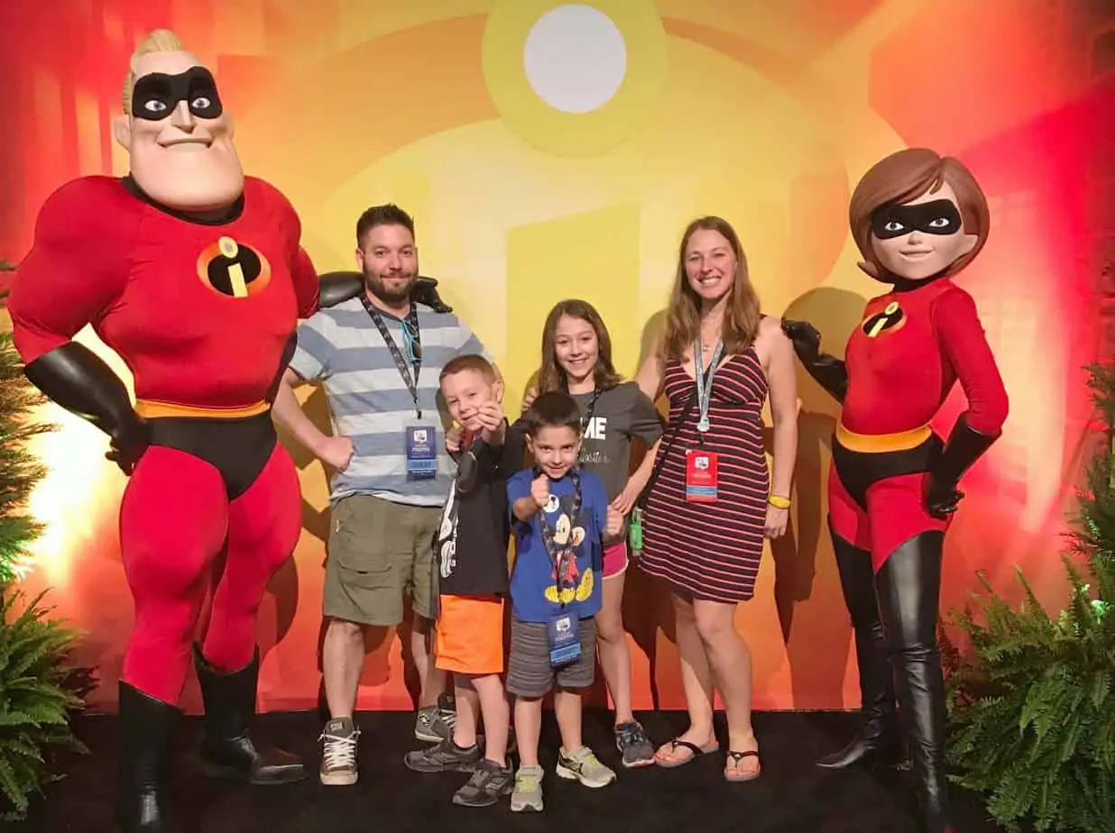 the incredible at the disney social media moms celebration 2018 pixar dinner