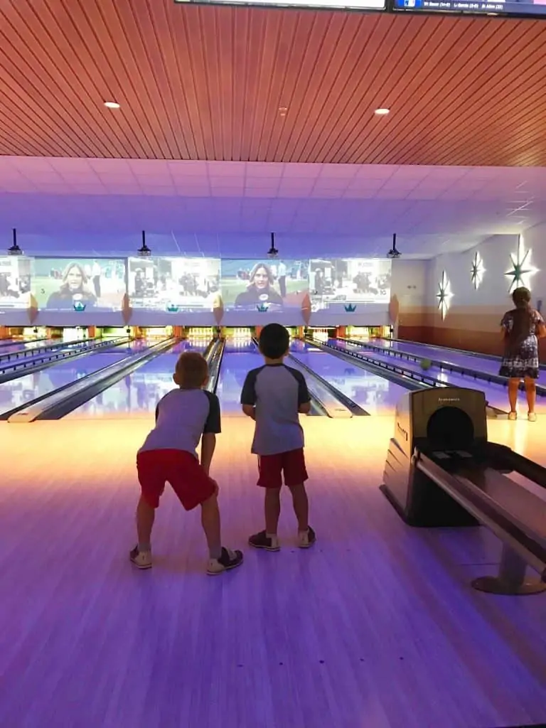 galaxy bowling at cabana bay beach resort