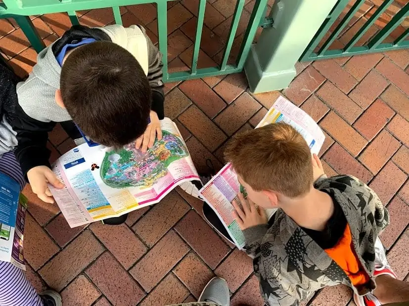 planning a trip to disneyland with kids