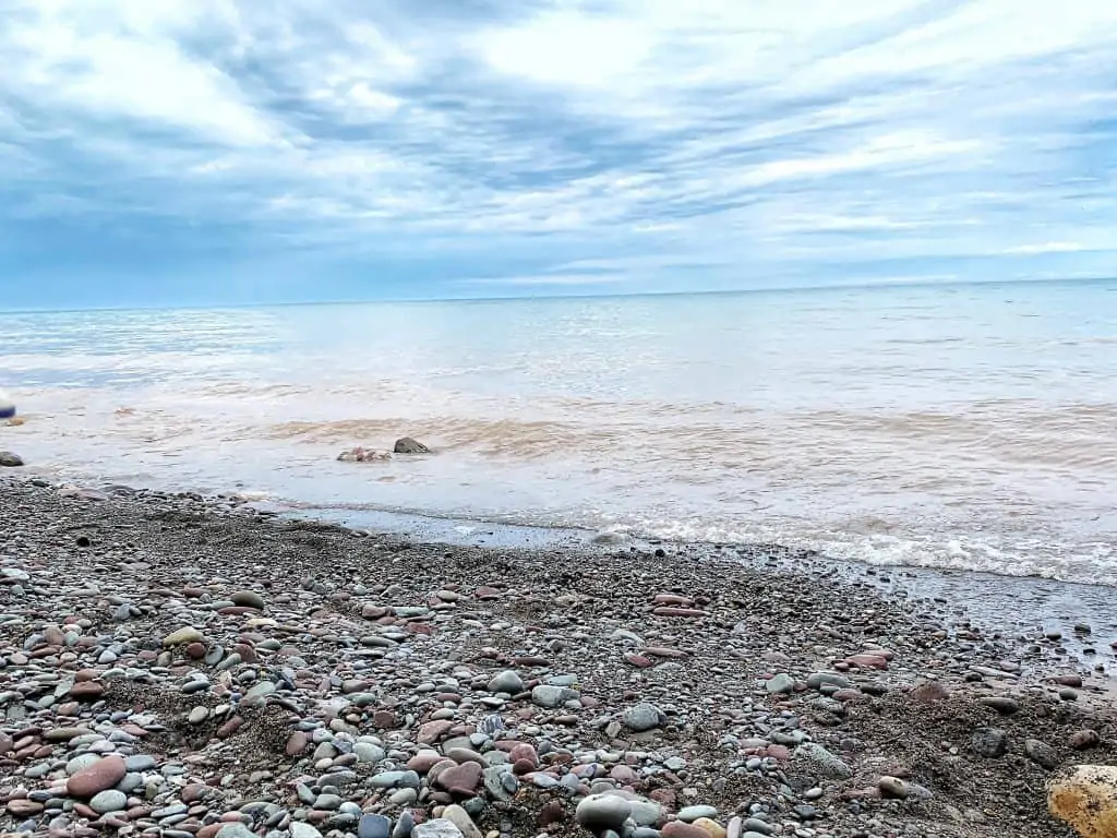 beach at chimney bluffs