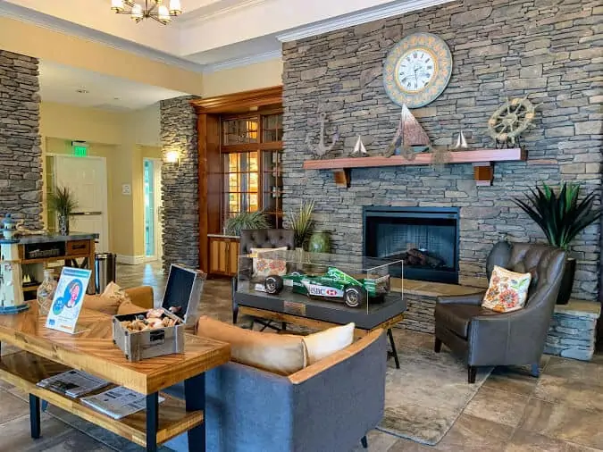 lobby at watkins glen harbor hotel