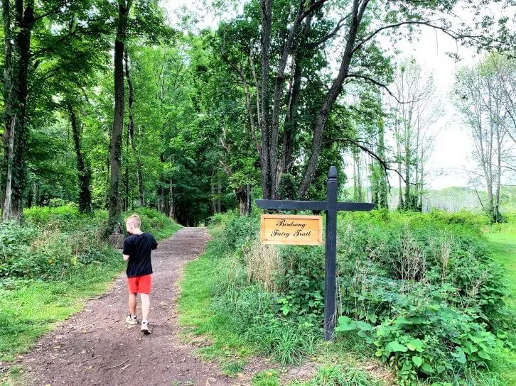 mendom pond parks bird song fairy trail.