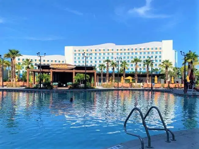 pool at universal endless summer dockside resort