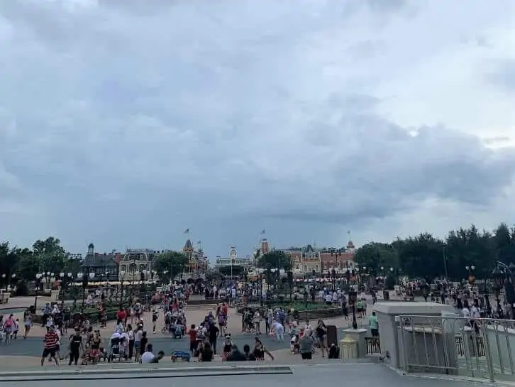 summer at disney world crowds