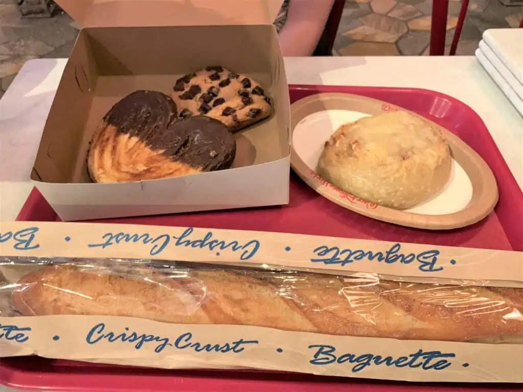 snacks at epcot france