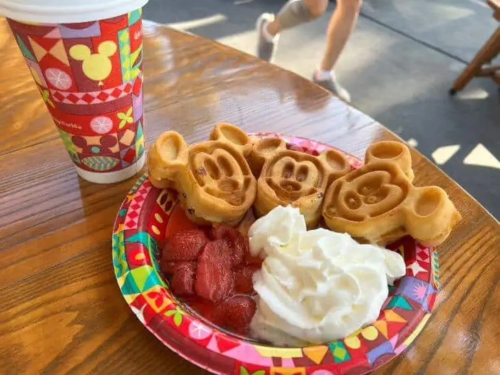 eat on a budget at disney world mickey and strawberries